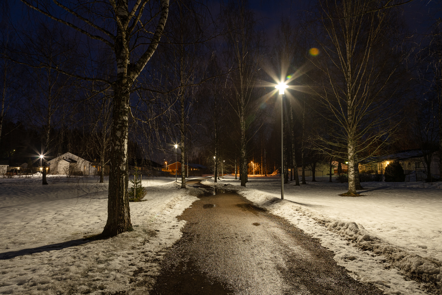 From conventional to intelligent: sustainable street and pathway lighting with HubSense outdoor sensors